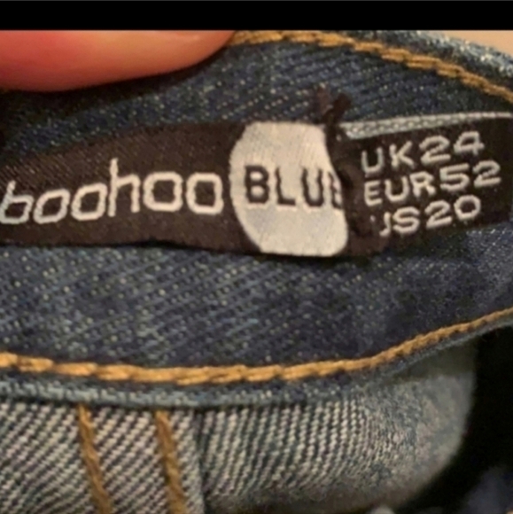 Boohoo denim shorts size 20 - Picture 2 of 4
